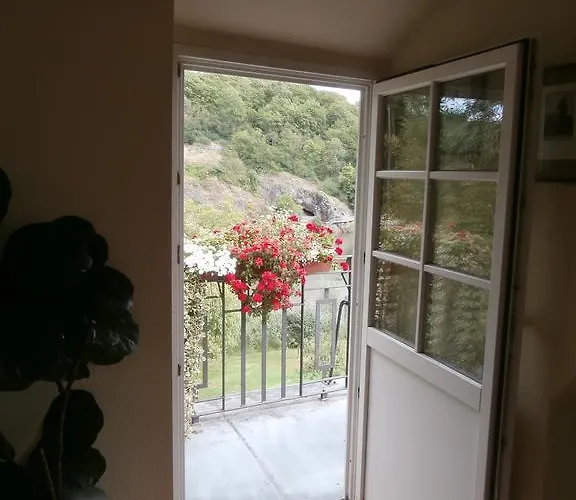 Saaleblick Apartmán *